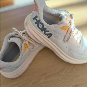 HOKA Clifton 9 Sneakers -size 9.5B